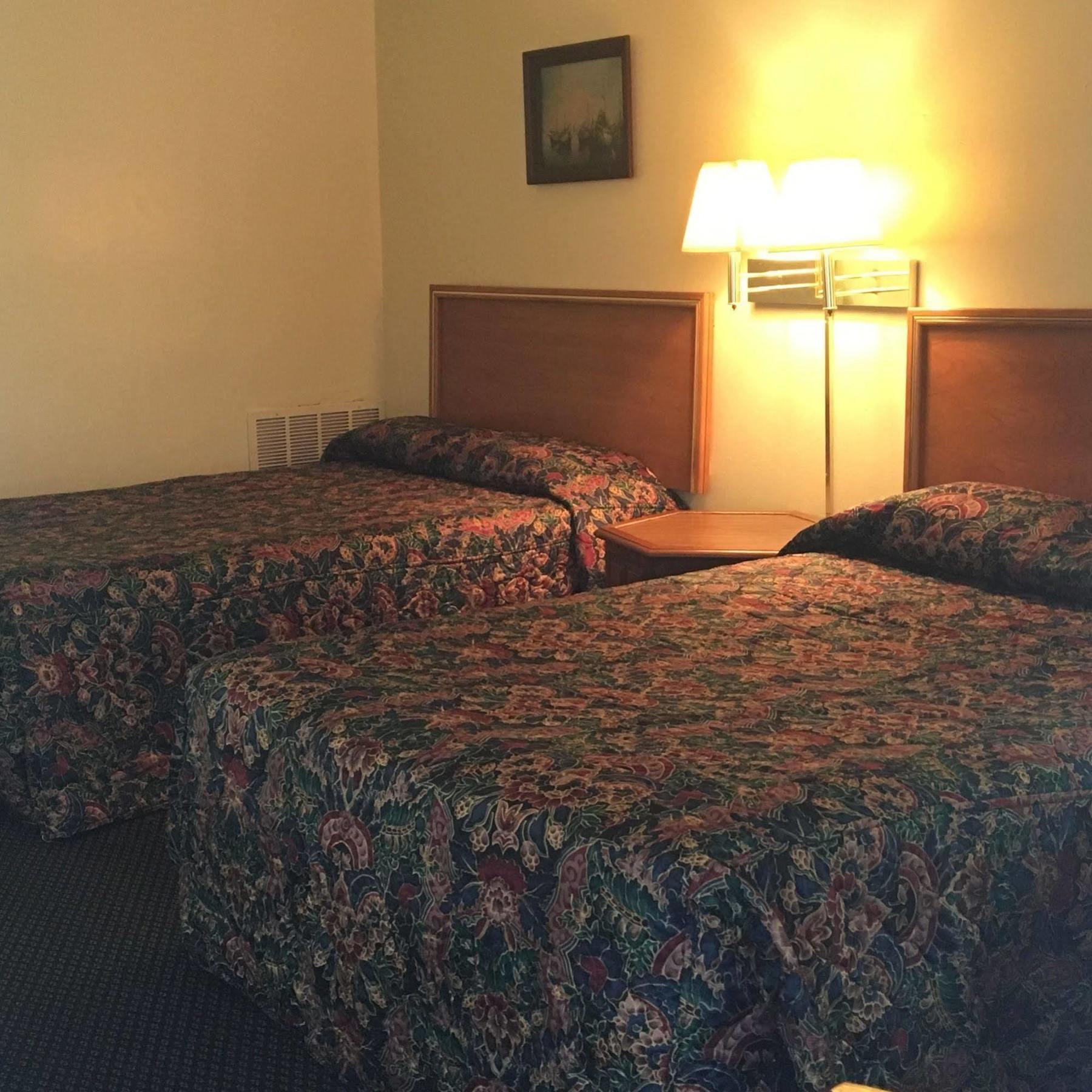Guest House Motel Chanute Екстериор снимка