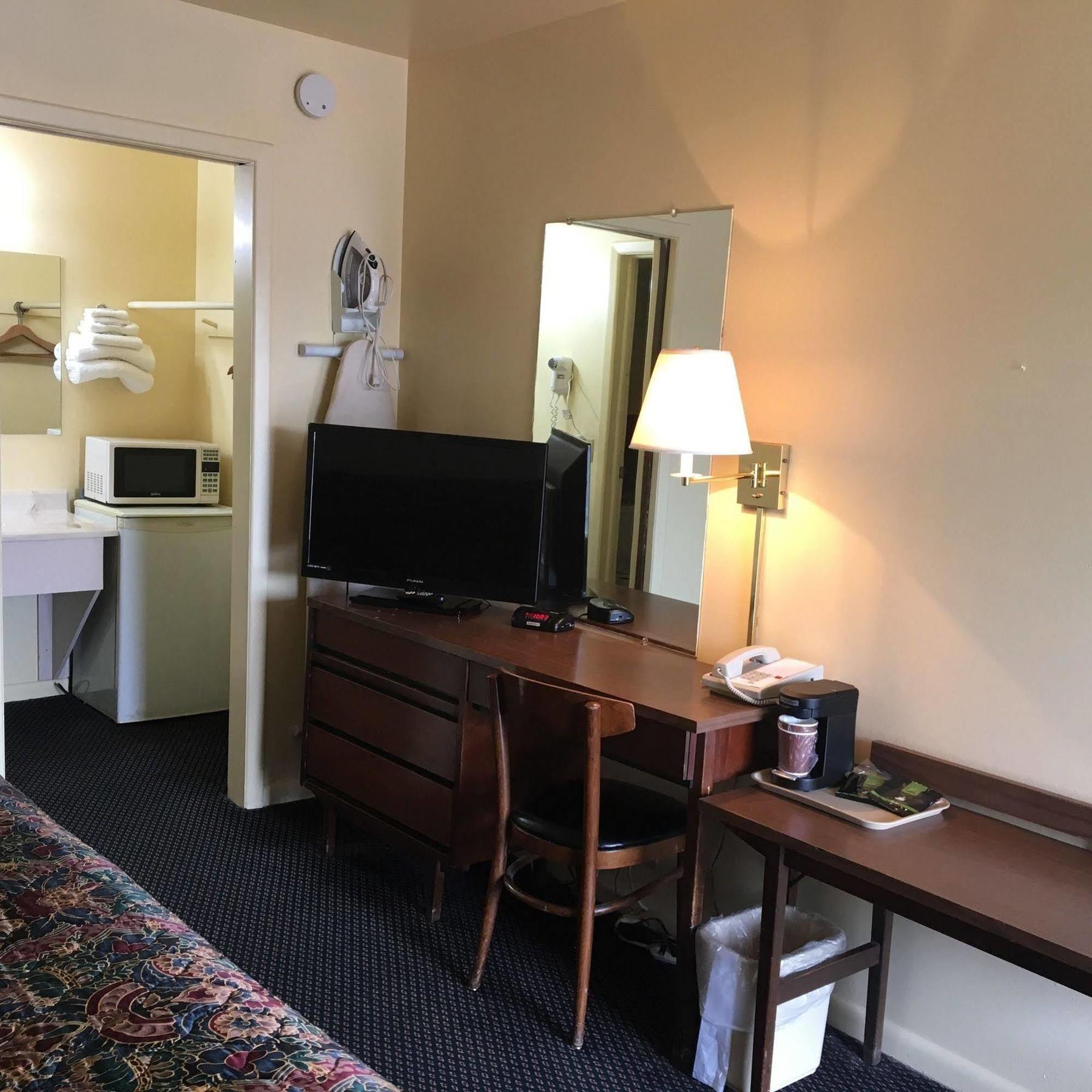 Guest House Motel Chanute Екстериор снимка